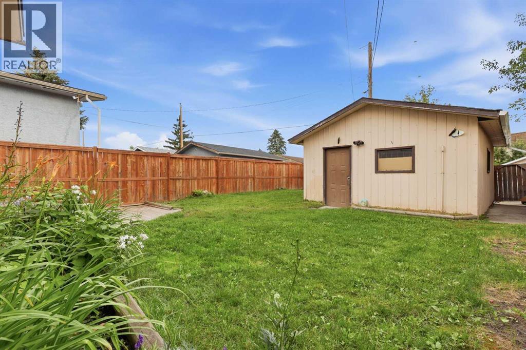 15 Doverville Way SE, Calgary, Alberta  T2B 2N6 - Photo 31 - A2338609