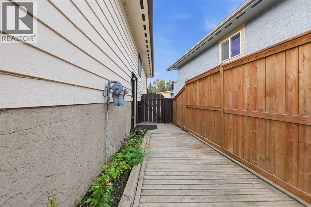 15 Doverville Way SE, Calgary, Alberta  T2B 2N6 - Photo 30 - A2338609