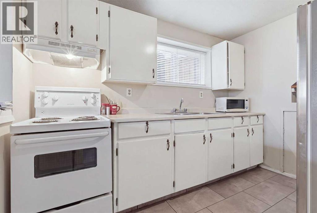15 Doverville Way SE, Calgary, Alberta  T2B 2N6 - Photo 20 - A2338609