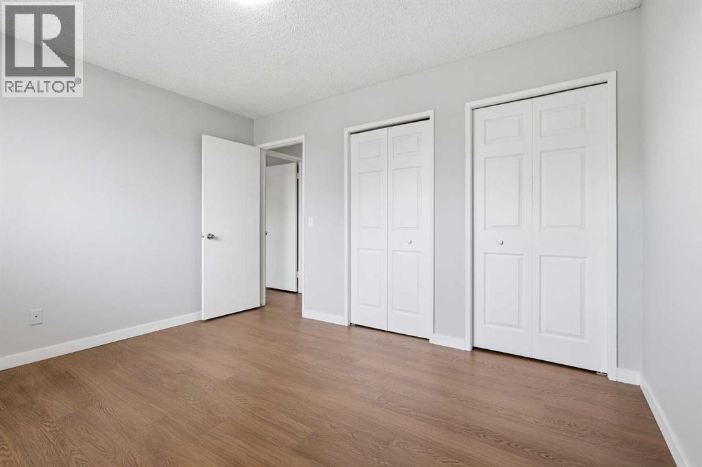 15 Doverville Way SE, Calgary, Alberta  T2B 2N6 - Photo 13 - A2338609