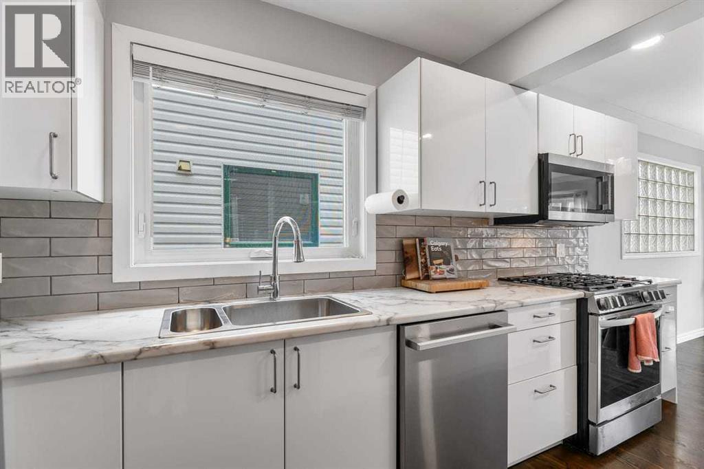 2031 2 Avenue NW, Calgary, Alberta  T2N 0G2 - Photo 3 - A2338884