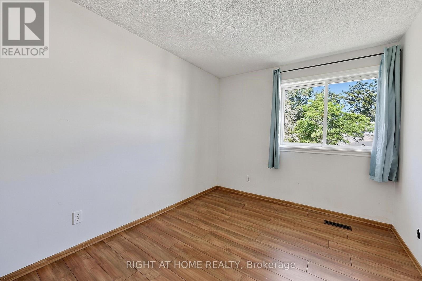 9 - 237 Steel Street, Barrie, Ontario  L4M 2H1 - Photo 29 - S13693964
