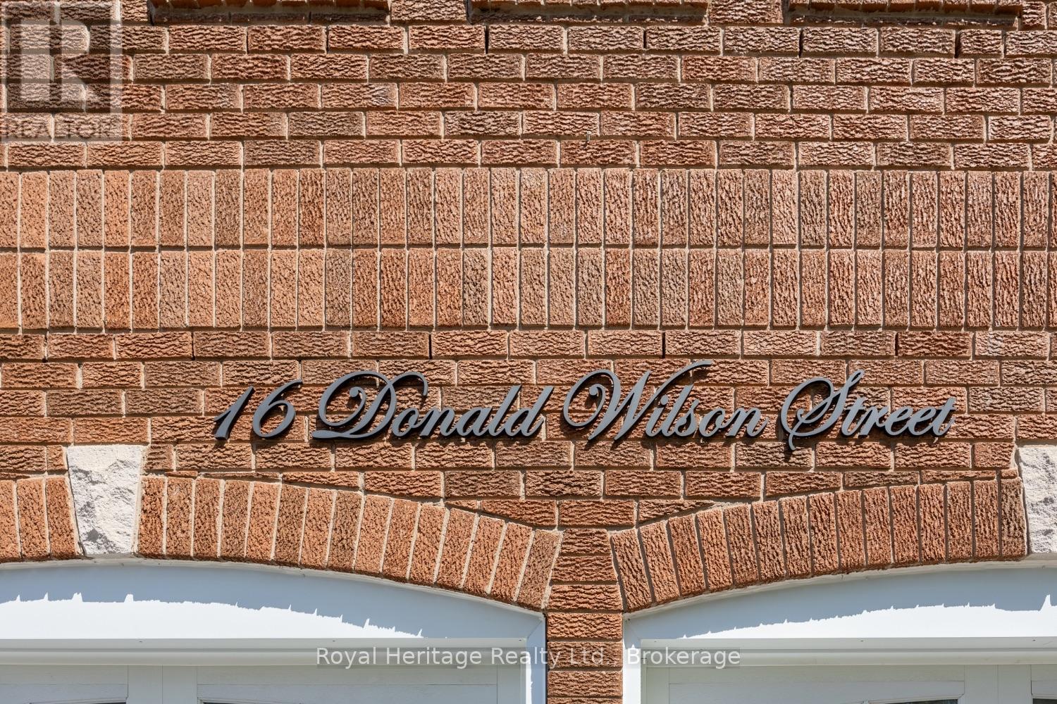 16 Donald Wilson Street, Whitby, Ontario  L1R 2H5 - Photo 4 - E13700070
