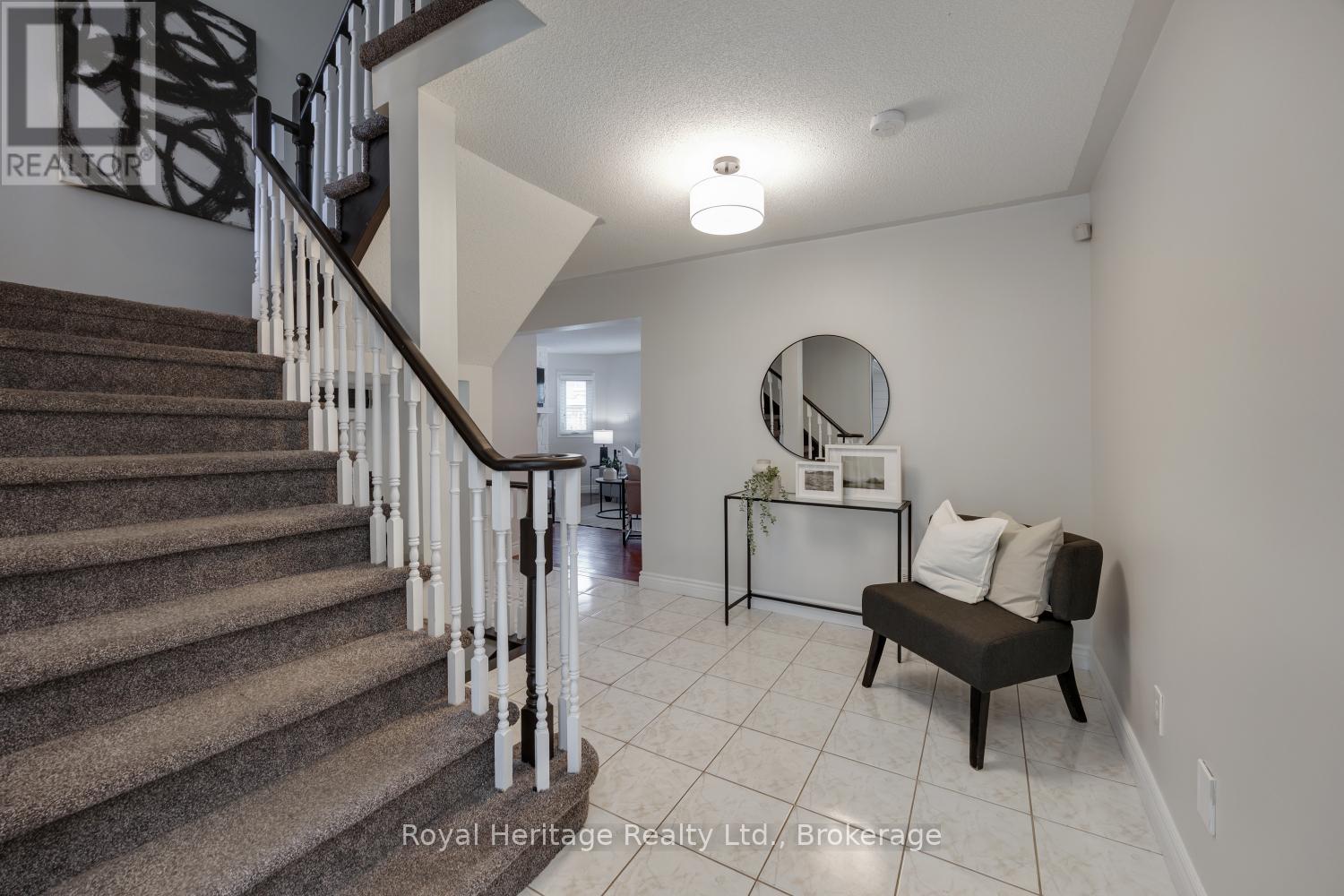 16 Donald Wilson Street, Whitby, Ontario  L1R 2H5 - Photo 7 - E13700070