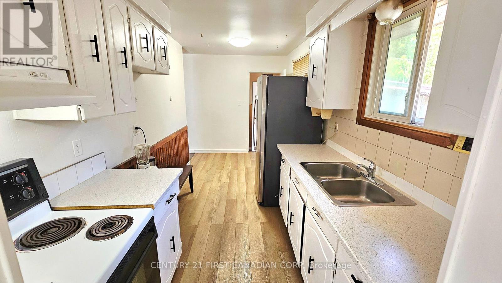 17 Edgemere Crescent, London South, Ontario  N5Z 4M6 - Photo 5 - X13699992