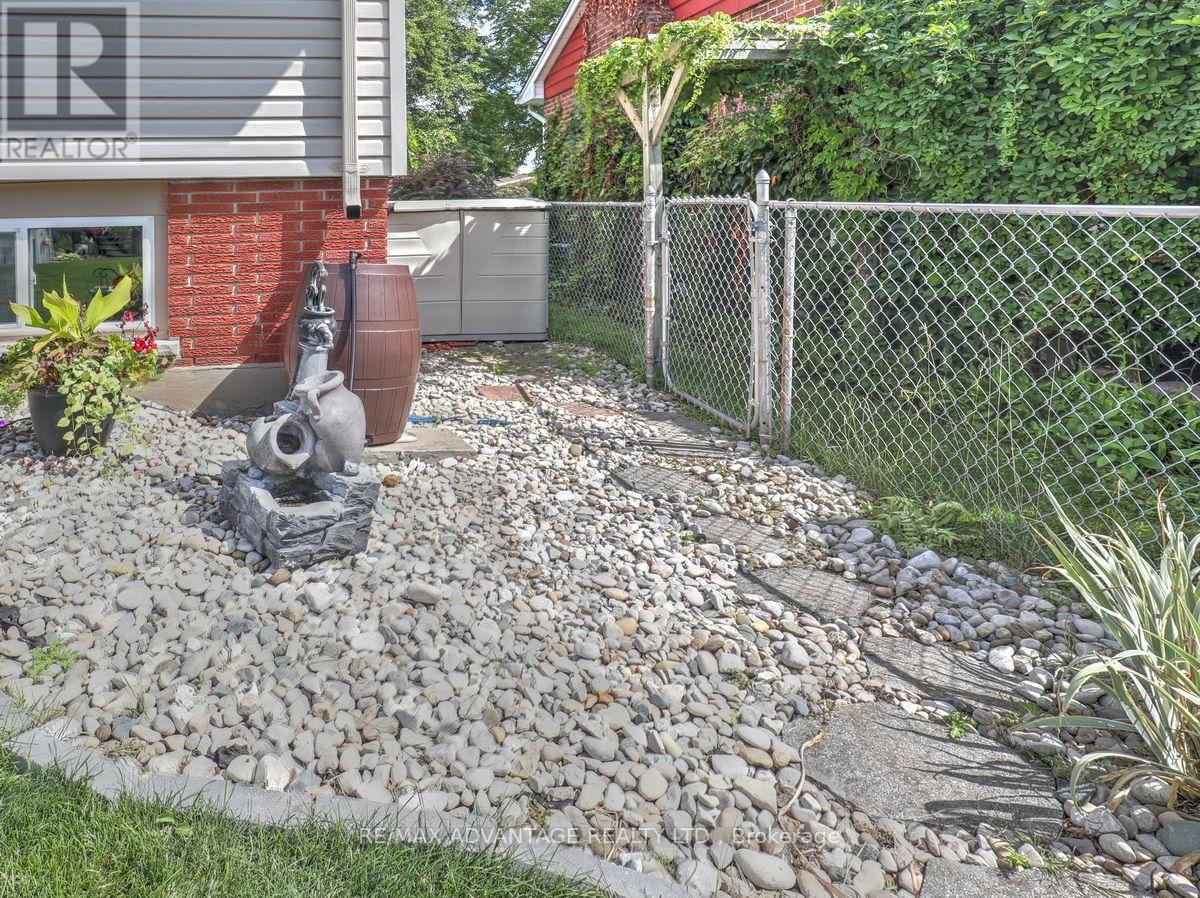 45 Agincourt Gardens, London South, Ontario  N5Z 4E5 - Photo 38 - X13700044