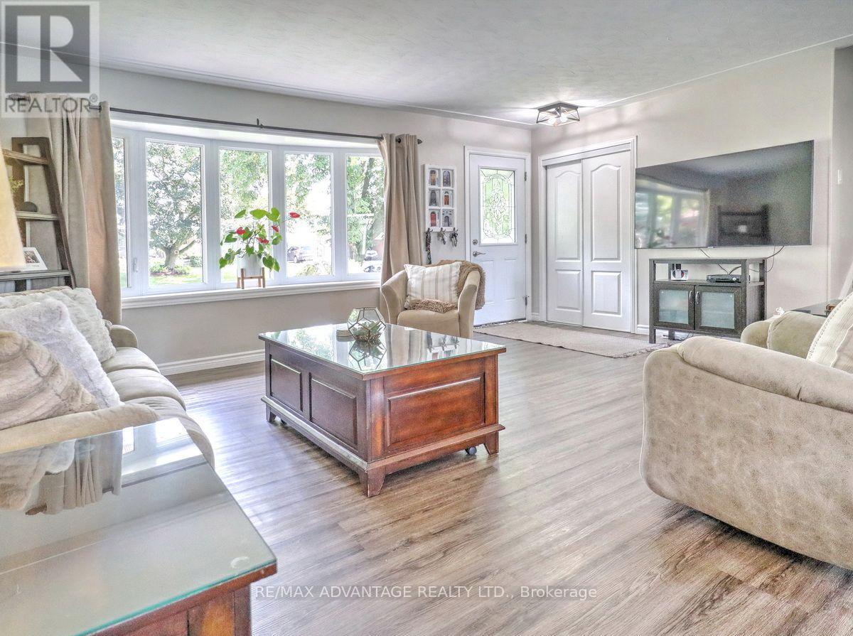 45 Agincourt Gardens, London South, Ontario  N5Z 4E5 - Photo 8 - X13700044