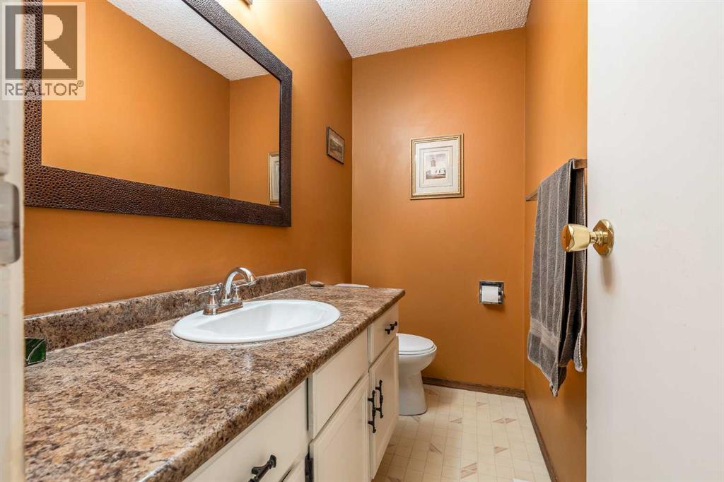 16 Rossdale Street SE, Medicine Hat, Alberta  T1B 1X4 - Photo 21 - A2338312