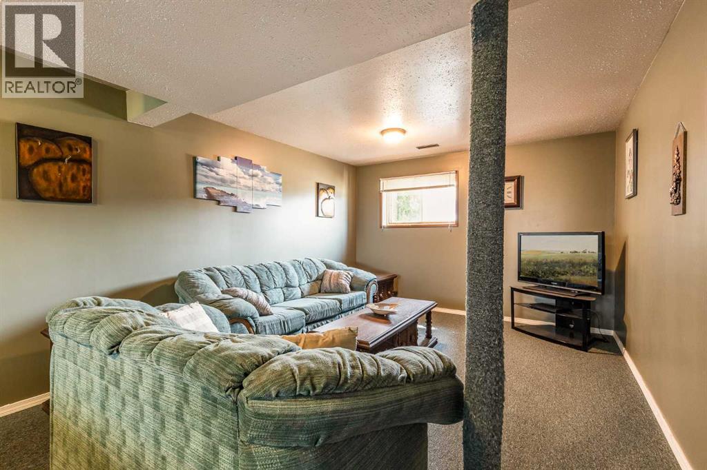 16 Rossdale Street SE, Medicine Hat, Alberta  T1B 1X4 - Photo 27 - A2338312