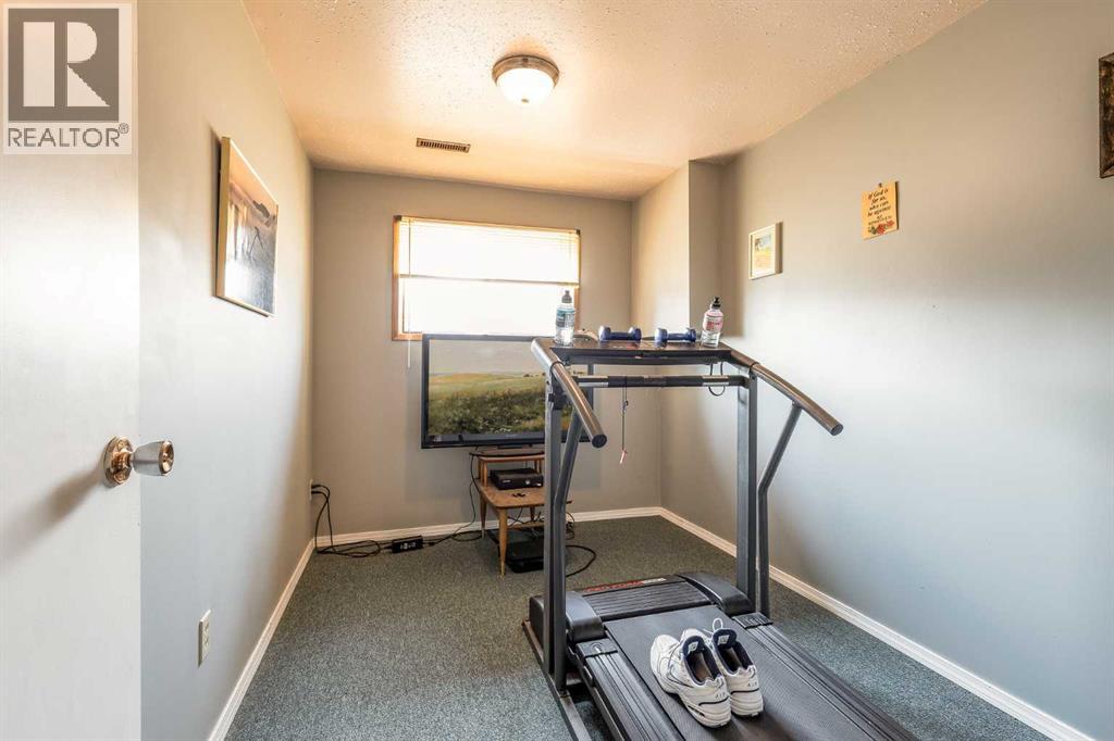 16 Rossdale Street SE, Medicine Hat, Alberta  T1B 1X4 - Photo 24 - A2338312