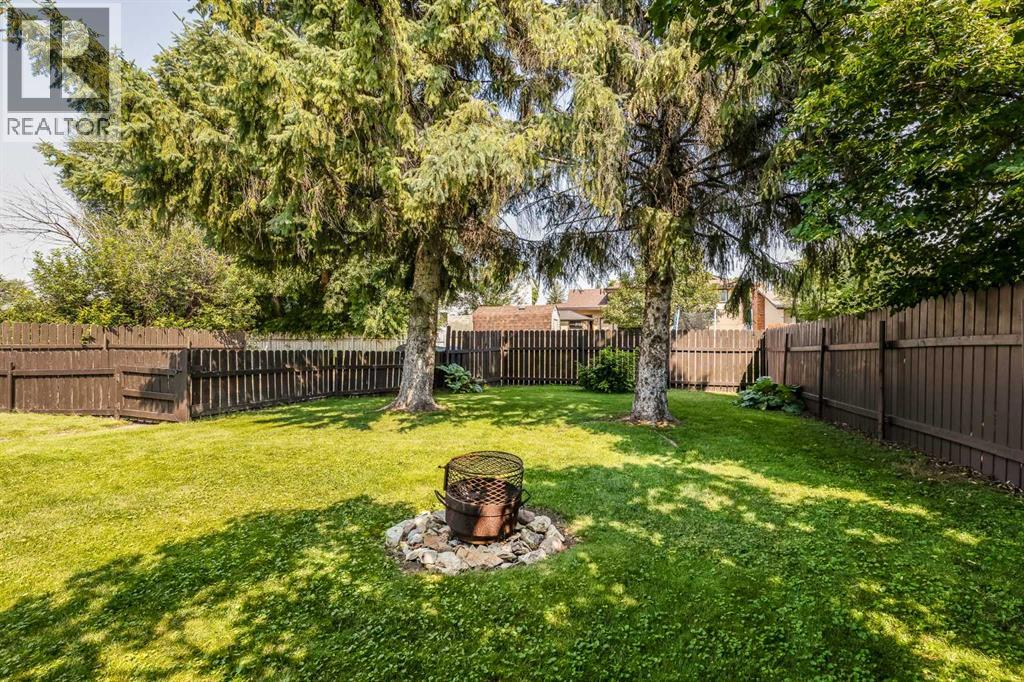 16 Rossdale Street SE, Medicine Hat, Alberta  T1B 1X4 - Photo 39 - A2338312