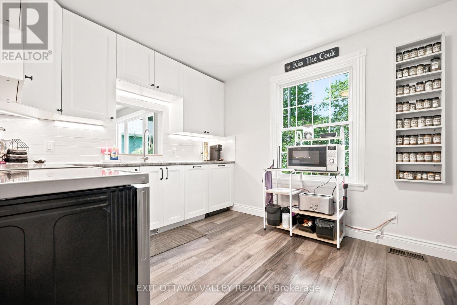 4 Macdonald Street, Deep River, Ontario  K0J 1P0 - Photo 13 - X13699864