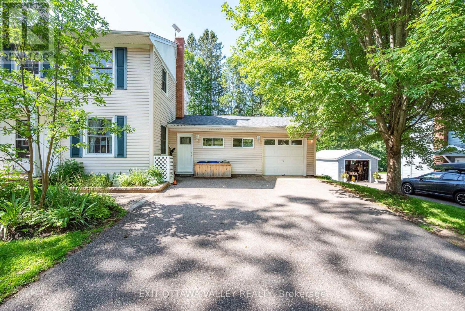 4 Macdonald Street, Deep River, Ontario  K0J 1P0 - Photo 4 - X13699864