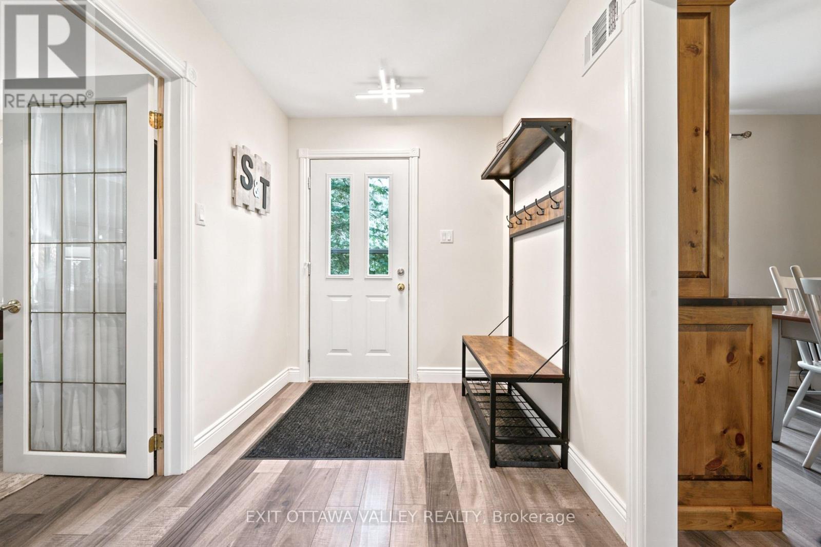 4 Macdonald Street, Deep River, Ontario  K0J 1P0 - Photo 5 - X13699864