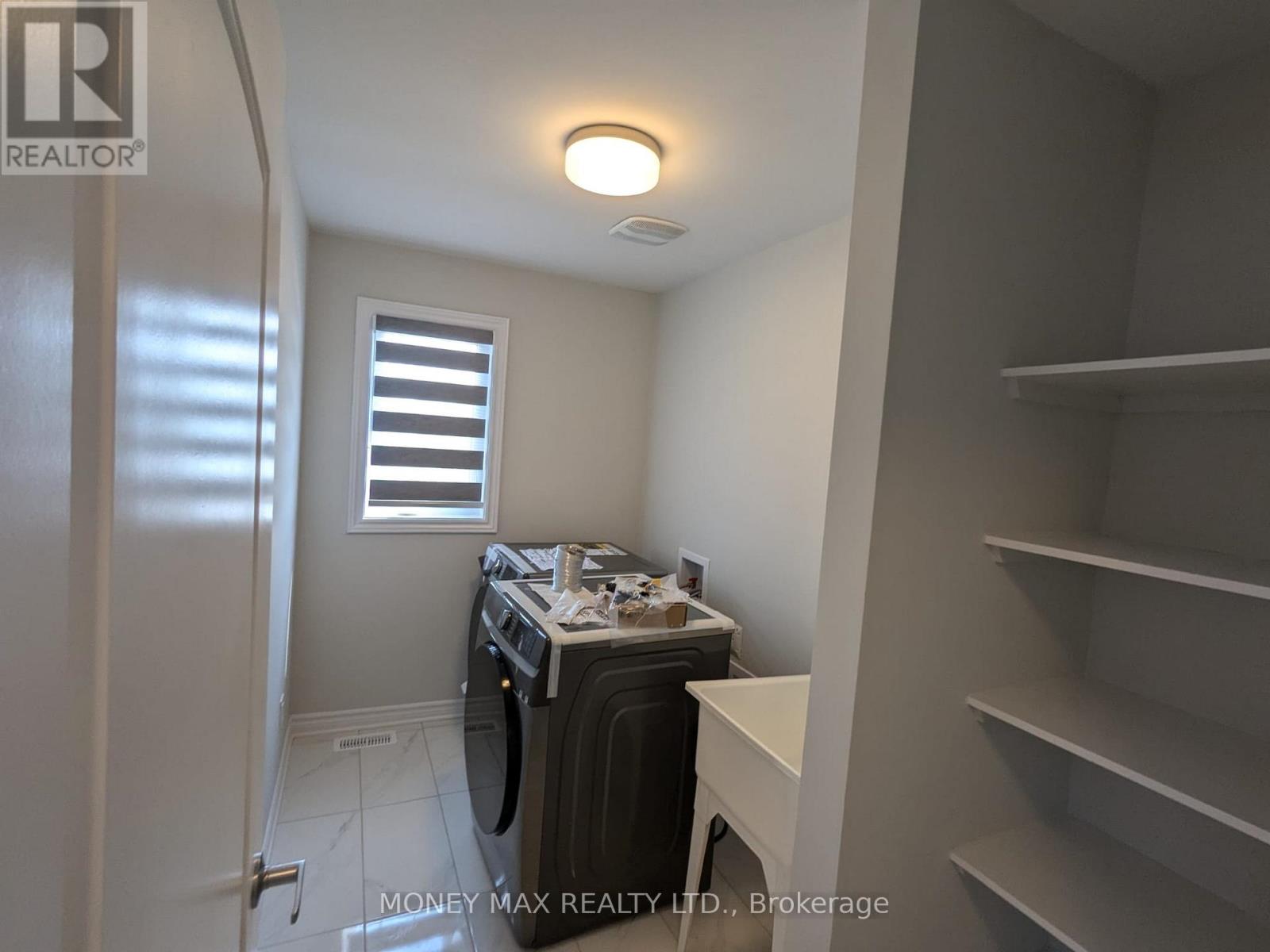 246 RUE DE BEAUGENCY STREET