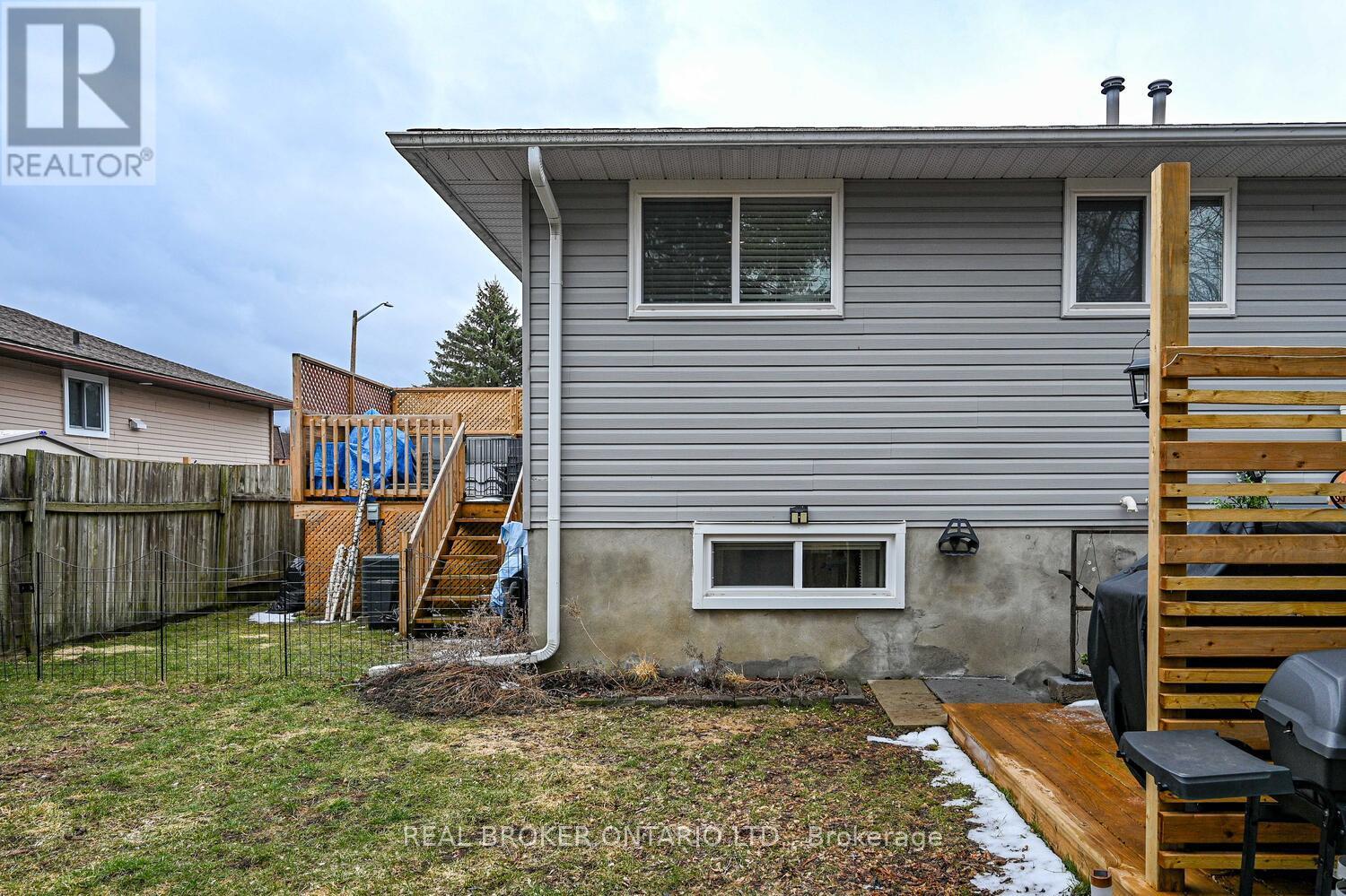 Upper Unit - 840 Macodrum Drive, Brockville, Ontario K6V 6H5 - Photo 3 - X13699938