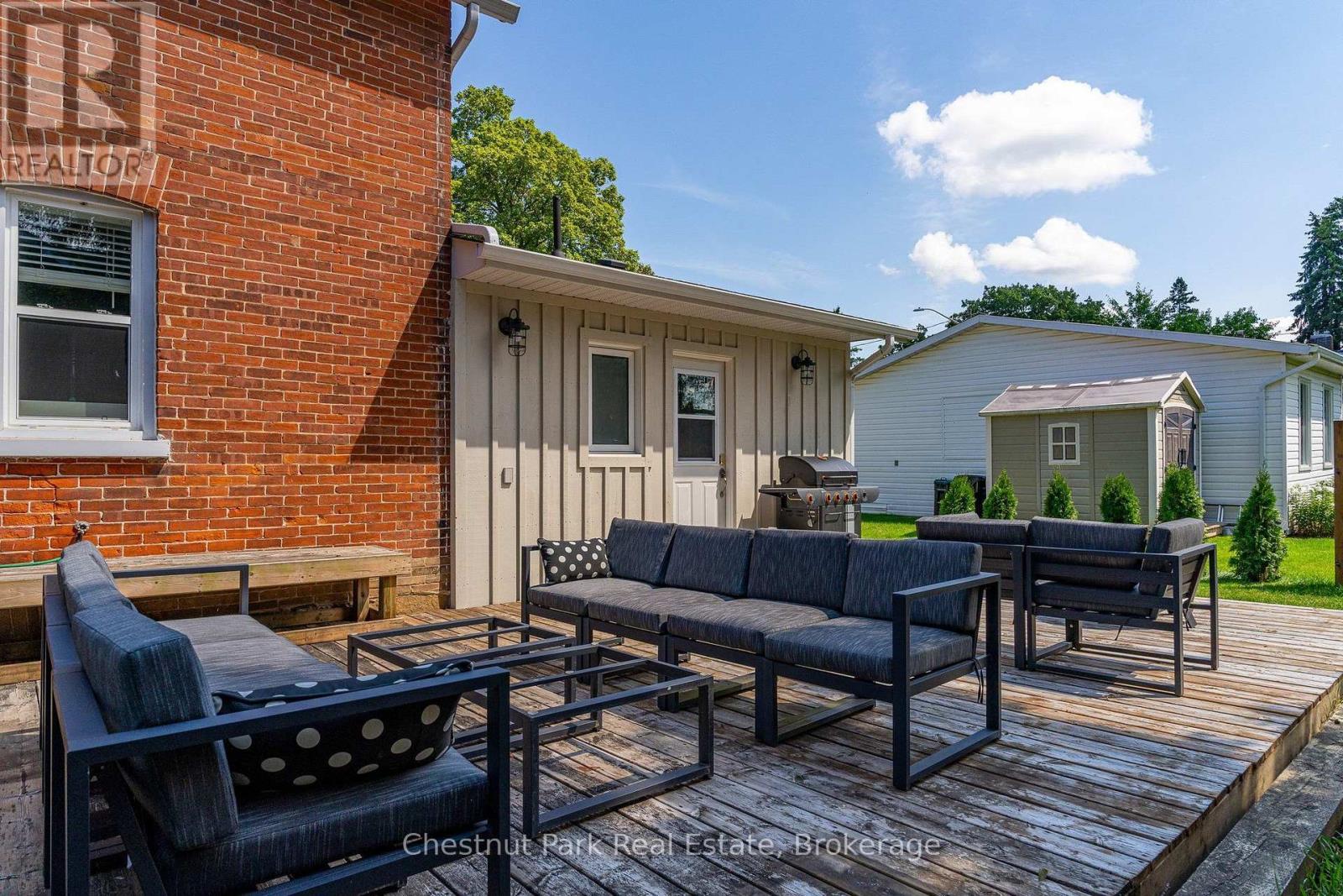 9 Wellington Street E, Clearview (Creemore), Ontario  L0M 1G0 - Photo 12 - S13700006