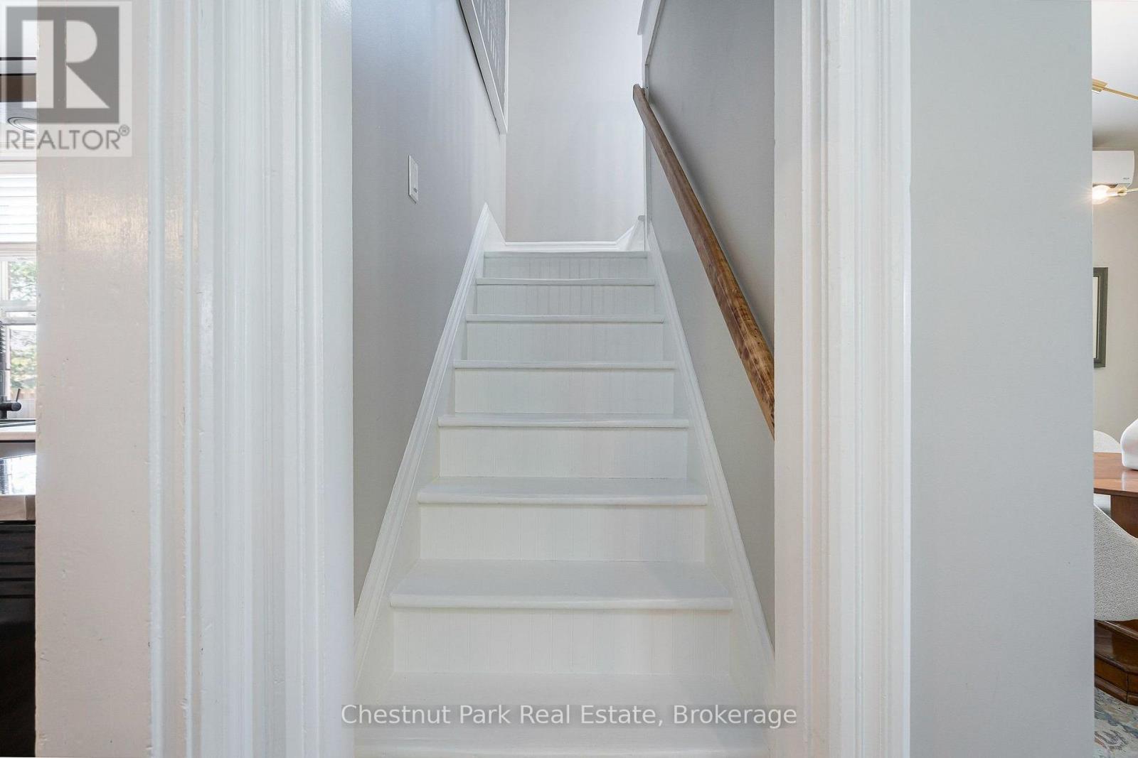 9 Wellington Street E, Clearview (Creemore), Ontario  L0M 1G0 - Photo 29 - S13700006