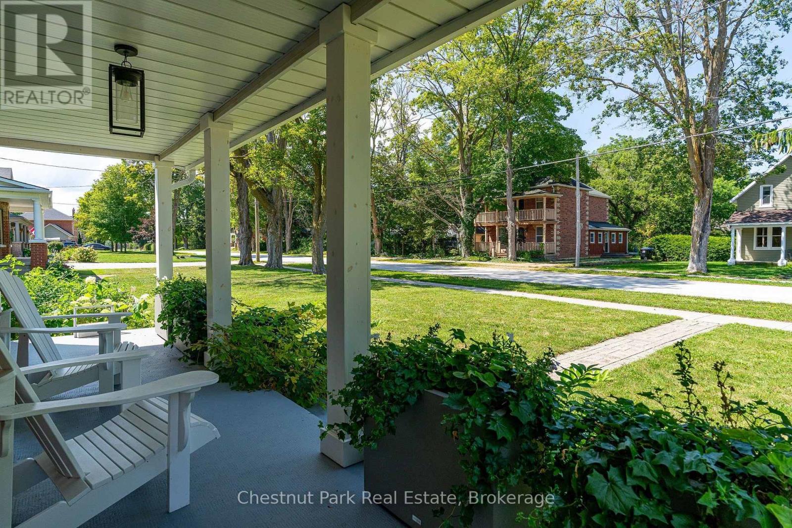 9 Wellington Street E, Clearview (Creemore), Ontario  L0M 1G0 - Photo 3 - S13700006