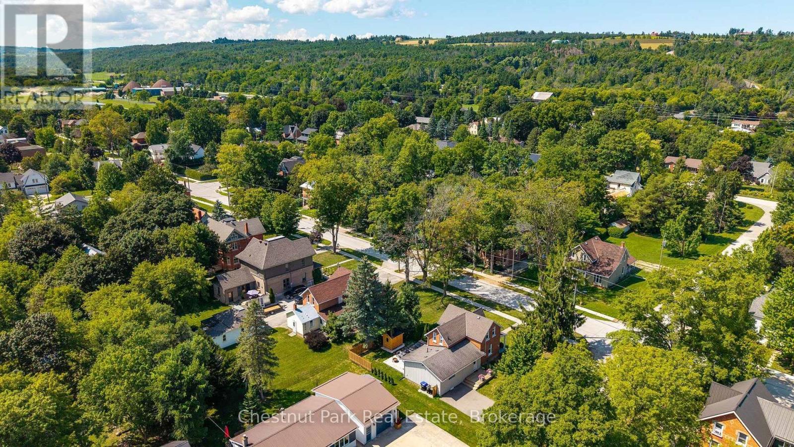 9 Wellington Street E, Clearview (Creemore), Ontario  L0M 1G0 - Photo 37 - S13700006