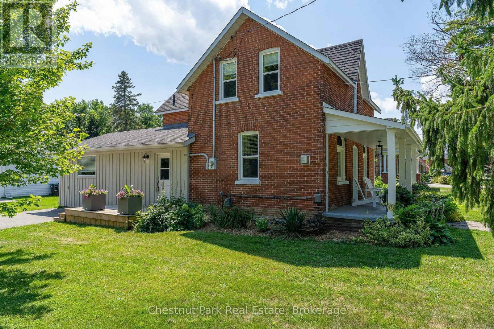 9 Wellington Street E, Clearview (Creemore), Ontario  L0M 1G0 - Photo 9 - S13700006