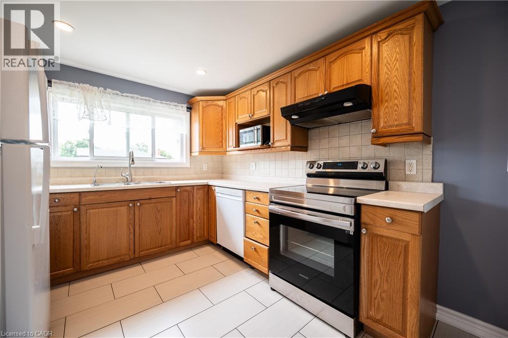66 Belwood Crescent, Kitchener, Ontario  N2C 1Z3 - Photo 12 - 40857428