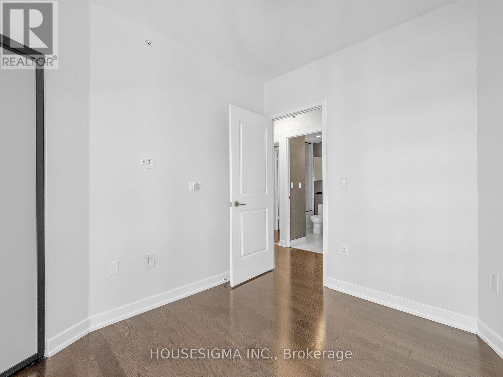 2504 - 1 The Esplanade Drive, Toronto, Ontario M5E 0A8 - Photo 23 - C13700054