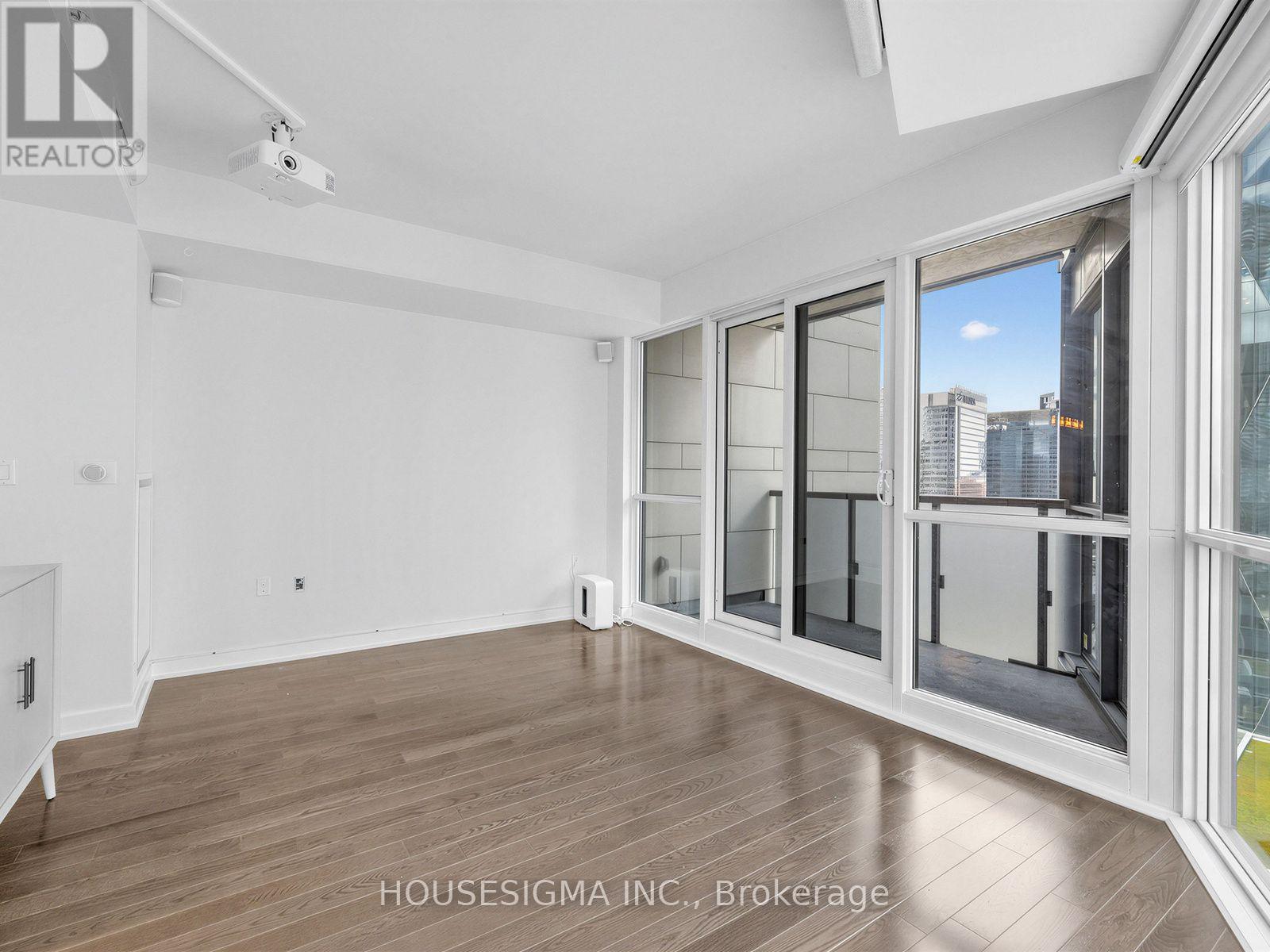 2504 - 1 The Esplanade Drive, Toronto, Ontario M5E 0A8 - Photo 4 - C13700054