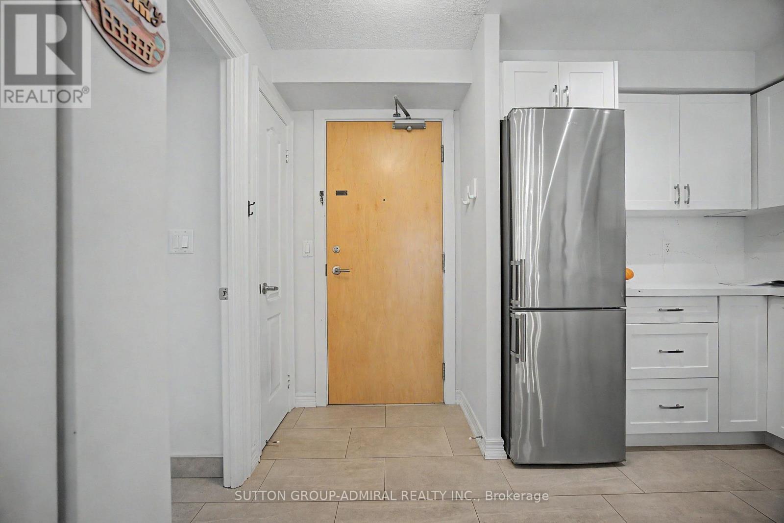706 - 212 EGLINTON AVENUE, Toronto, Ontario