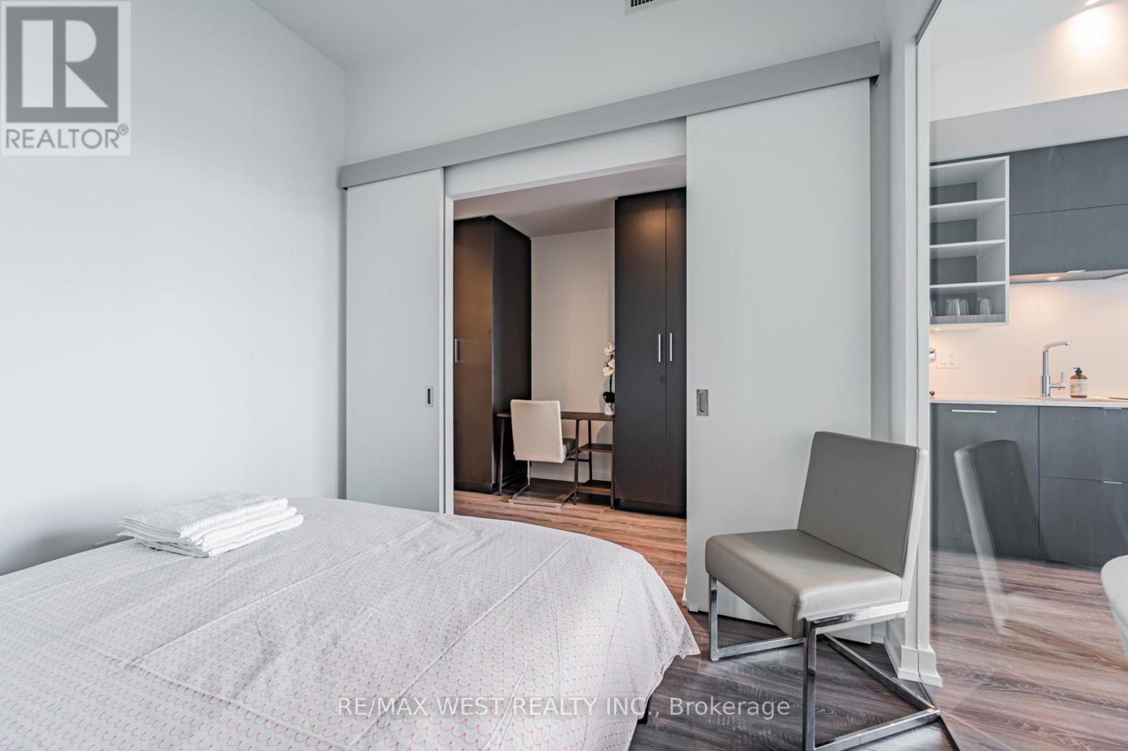 #1218 - 20 Edward Street, Toronto, Ontario M5G 1C9 - Photo 10 - C13700146
