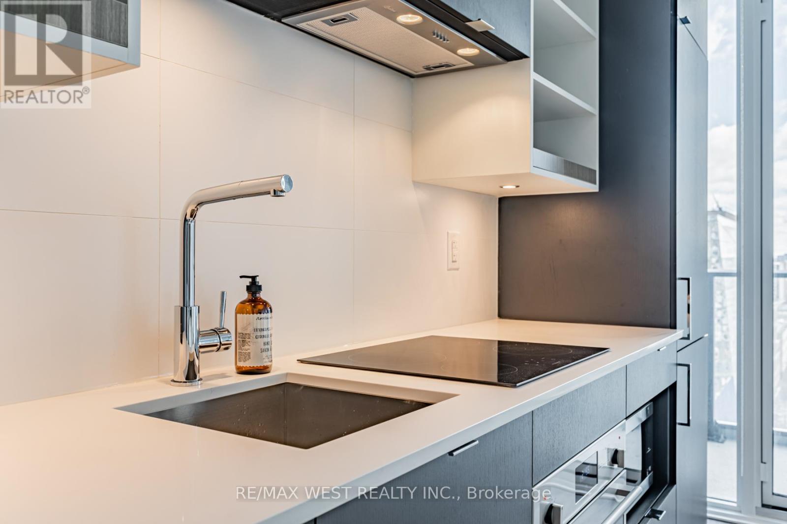 #1218 - 20 Edward Street, Toronto, Ontario M5G 1C9 - Photo 3 - C13700146