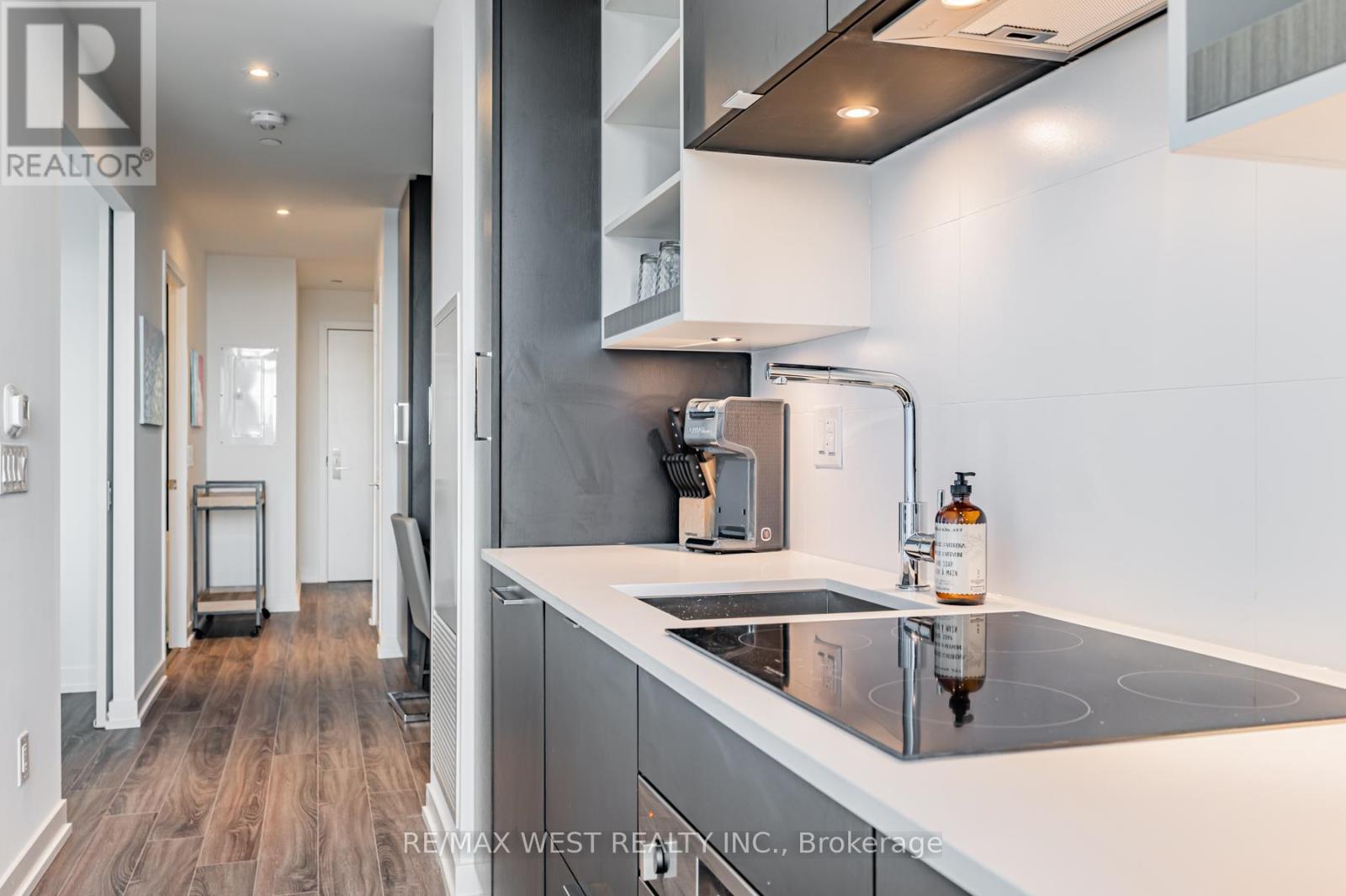 #1218 - 20 Edward Street, Toronto, Ontario M5G 1C9 - Photo 4 - C13700146