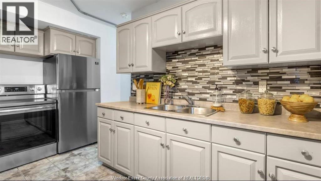 329 Pierre Avenue Unit# Main, Windsor, Ontario  N9A 2J7 - Photo 8 - 26020460