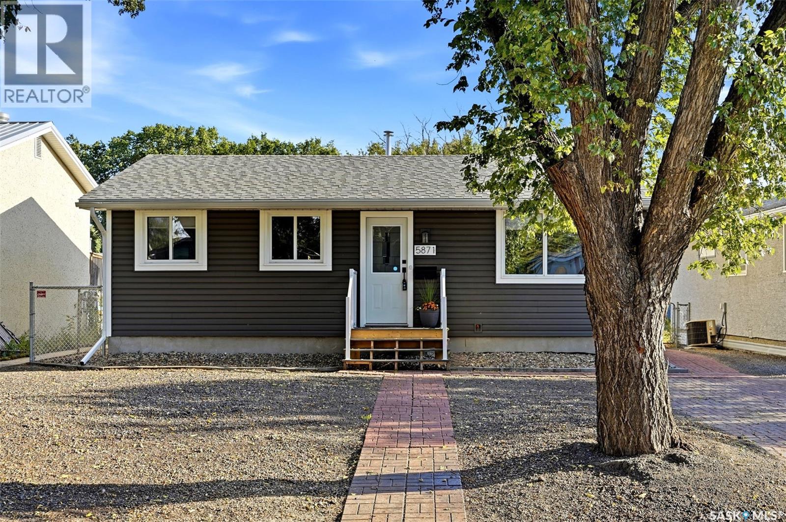 5871 Mckinley Avenue, Regina, Saskatchewan  S4T 6P4 - Photo 2 - SK046233