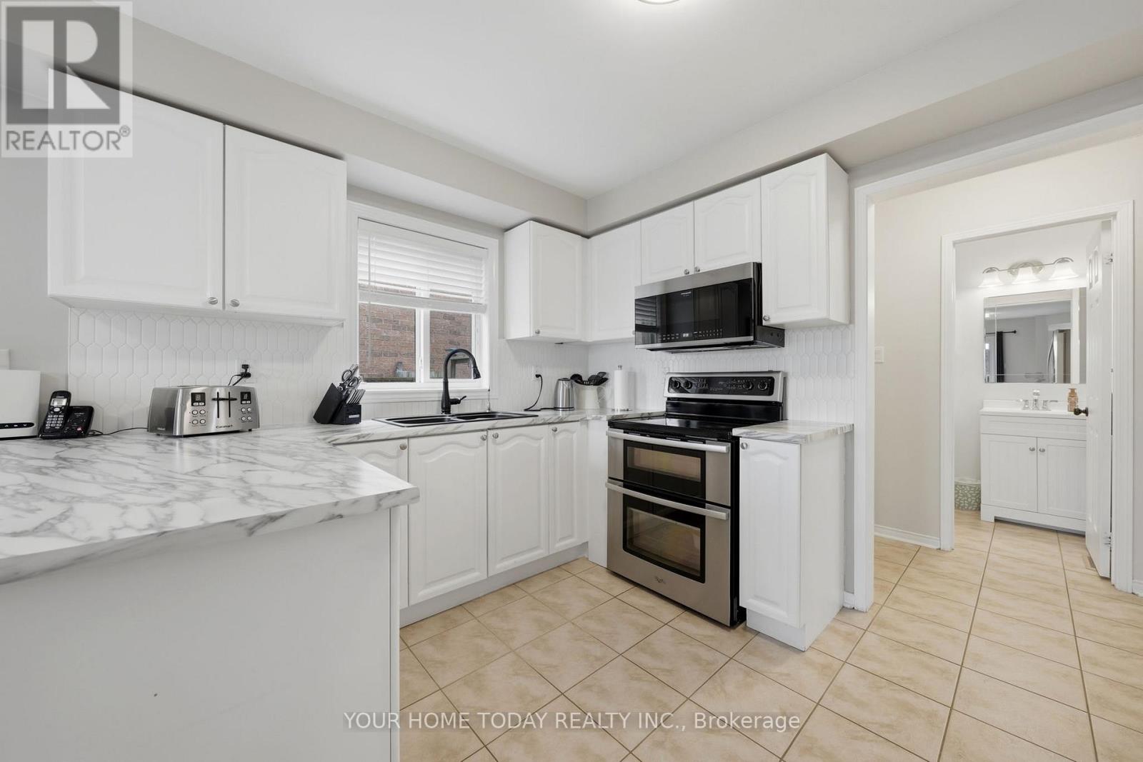 83 Atwood Avenue, Halton Hills, Ontario  L7G 6C5 - Photo 12 - W12996350