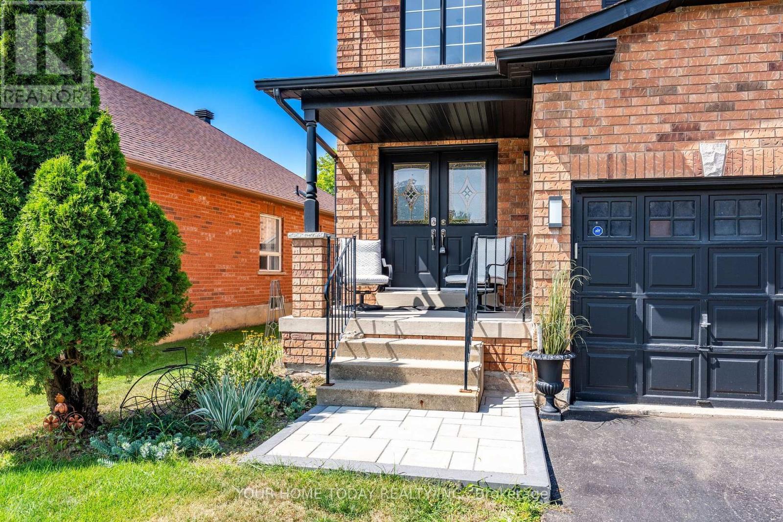 83 Atwood Avenue, Halton Hills, Ontario  L7G 6C5 - Photo 3 - W12996350