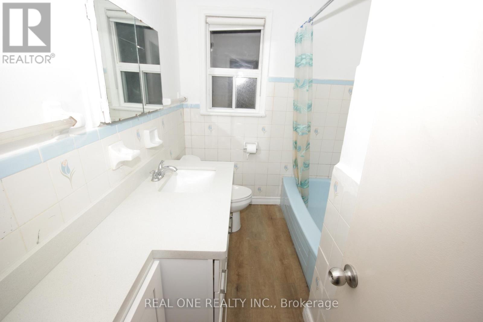 Main - 157 Shropshire Drive, Toronto, Ontario  M1P 1Z6 - Photo 14 - E13699952
