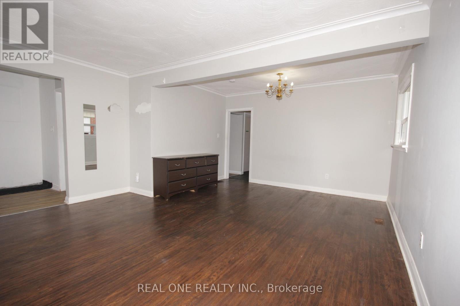 Main - 157 Shropshire Drive, Toronto, Ontario  M1P 1Z6 - Photo 3 - E13699952