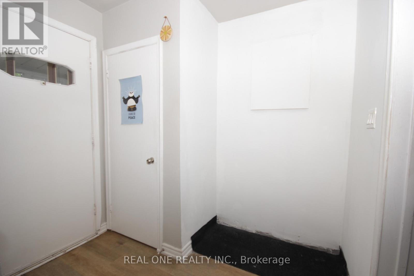 Main - 157 Shropshire Drive, Toronto, Ontario  M1P 1Z6 - Photo 5 - E13699952