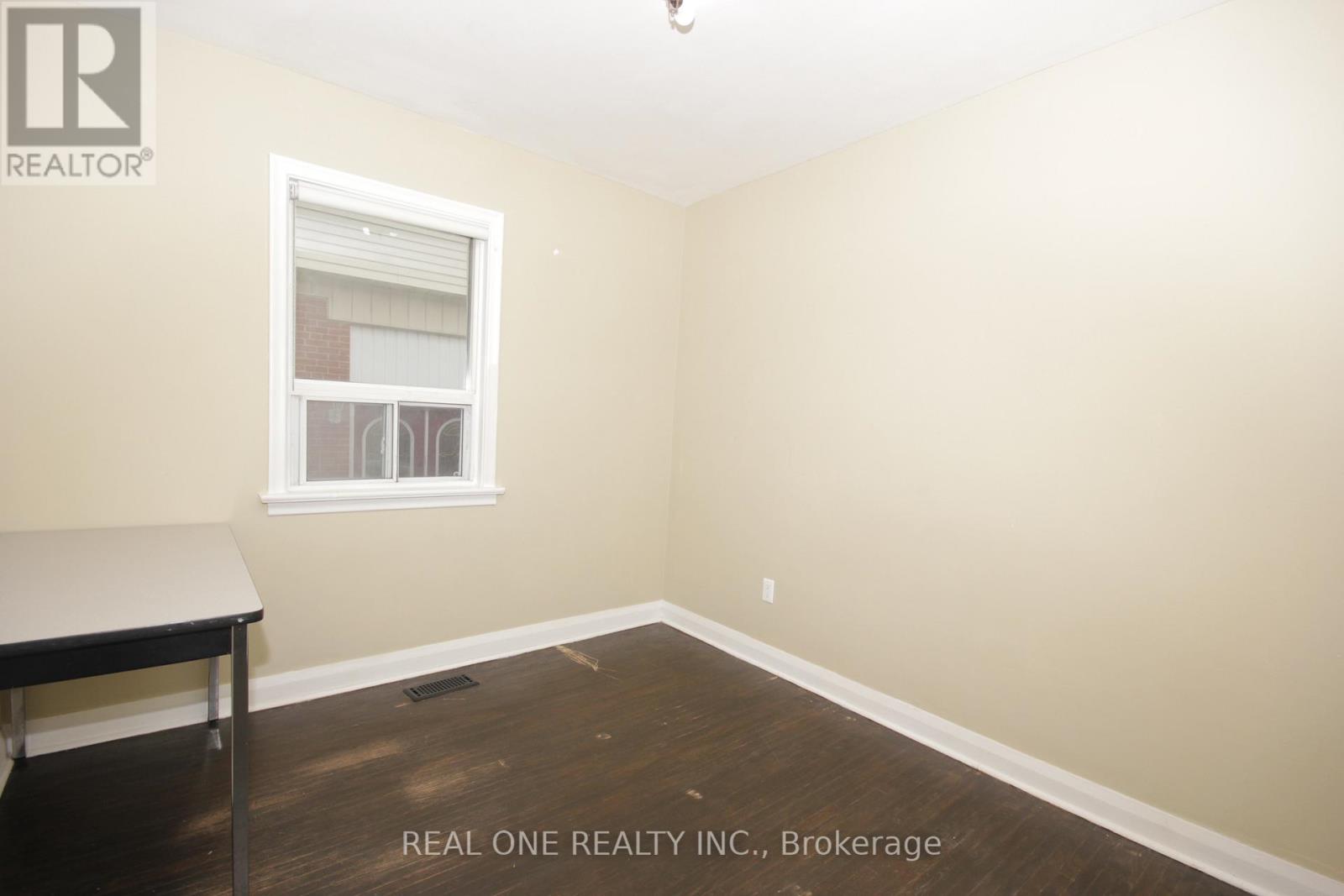 Main - 157 Shropshire Drive, Toronto, Ontario  M1P 1Z6 - Photo 8 - E13699952