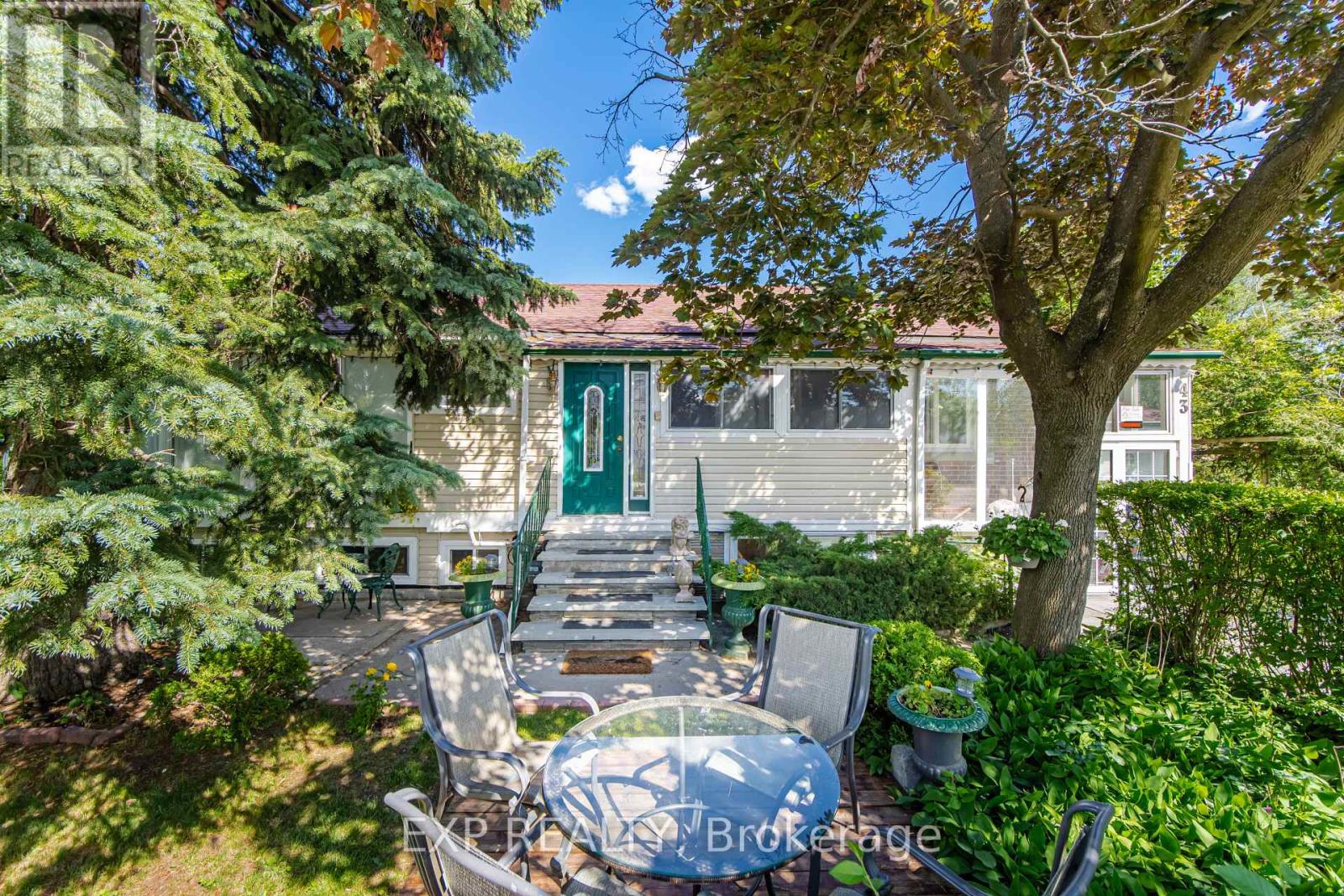 43 Ridgemoor Avenue, Toronto, Ontario M1N 1M5 - Photo 2 - E13700084