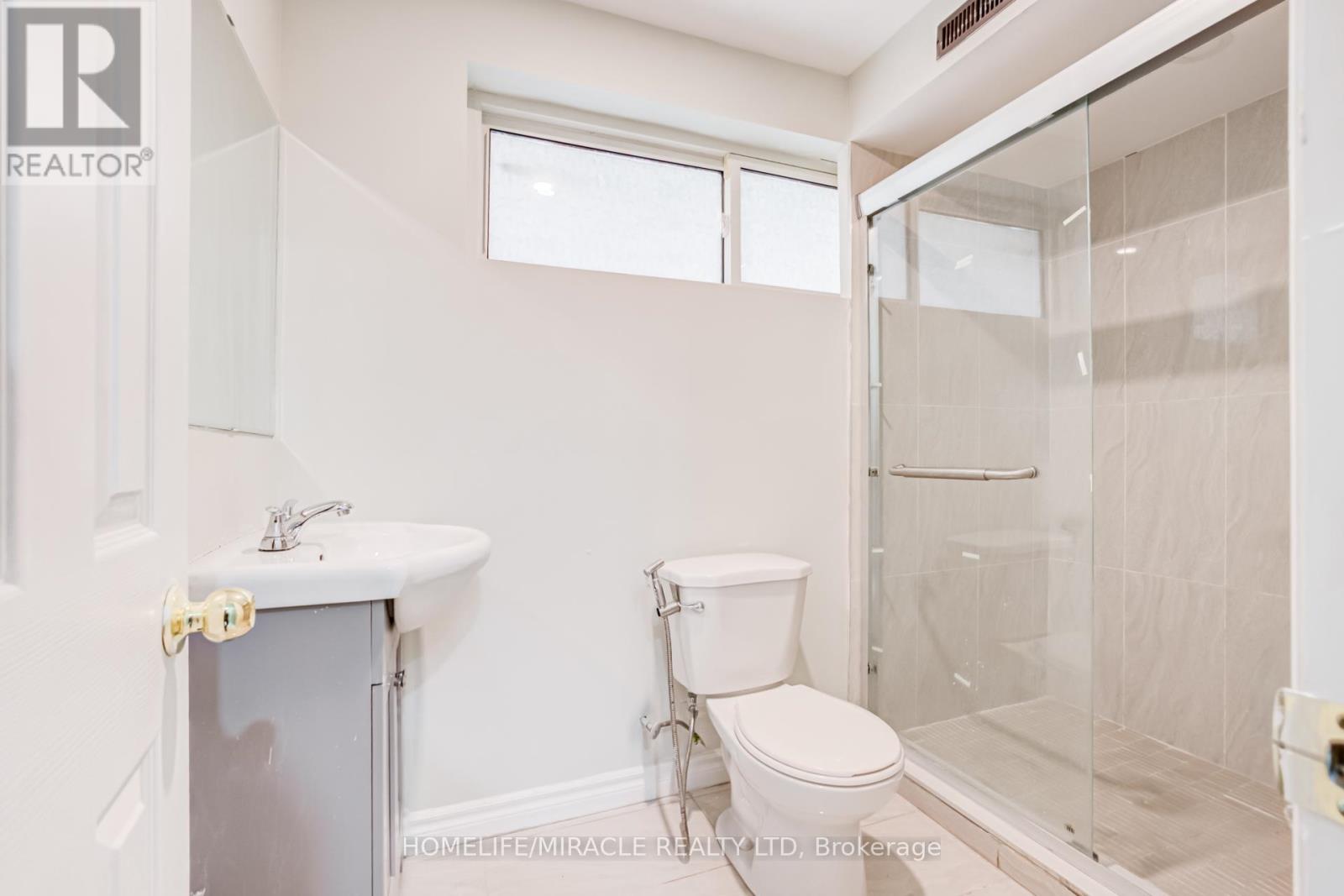 122 Ormond Drive, Oshawa, Ontario  L1G 6T4 - Photo 35 - E13700102