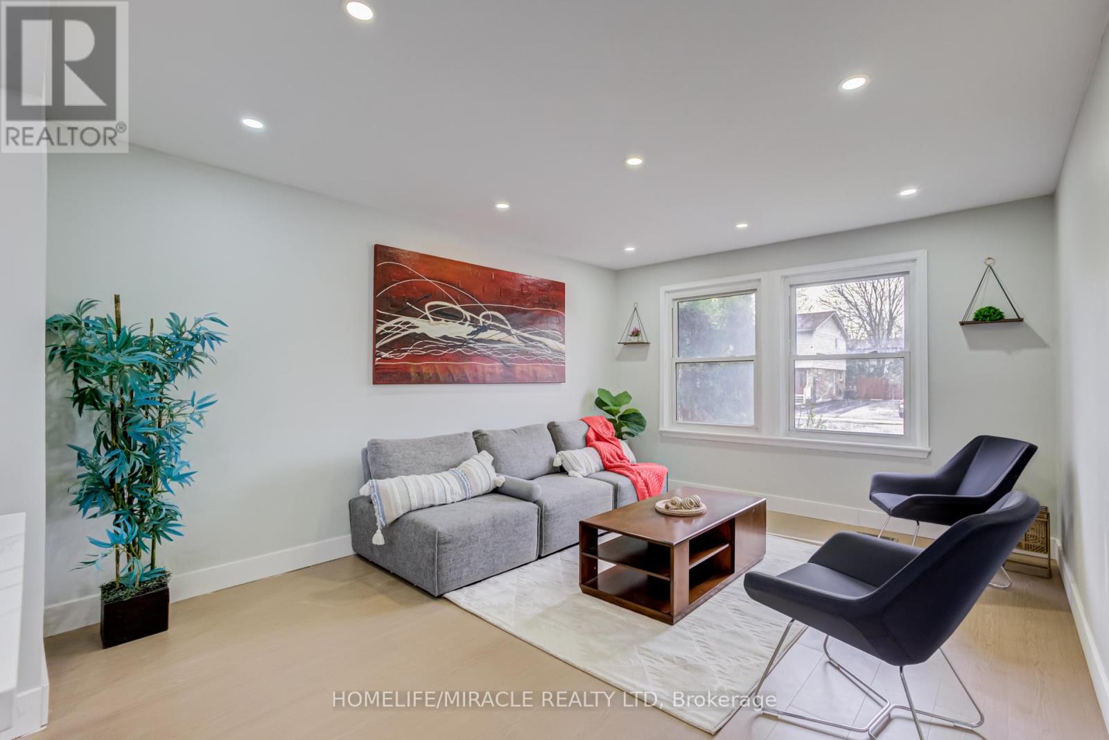 122 Ormond Drive, Oshawa, Ontario  L1G 6T4 - Photo 4 - E13700102