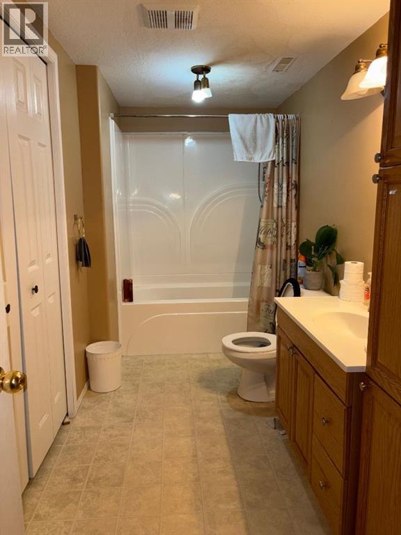 66 Upland Road W, Brooks, Alberta  T1R 1G7 - Photo 11 - A2334236