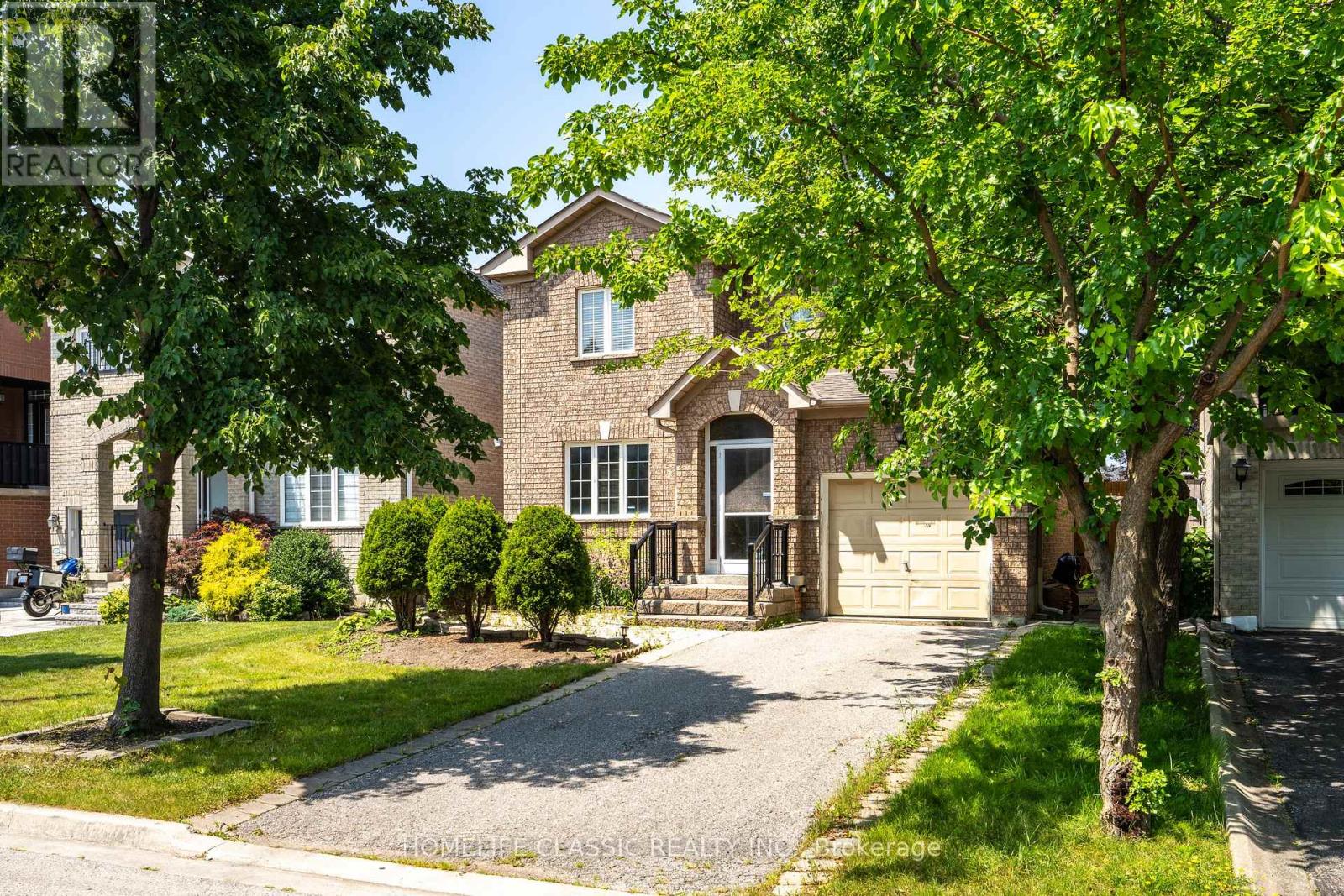 44 WILDBERRY CRESCENT, Vaughan, Ontario