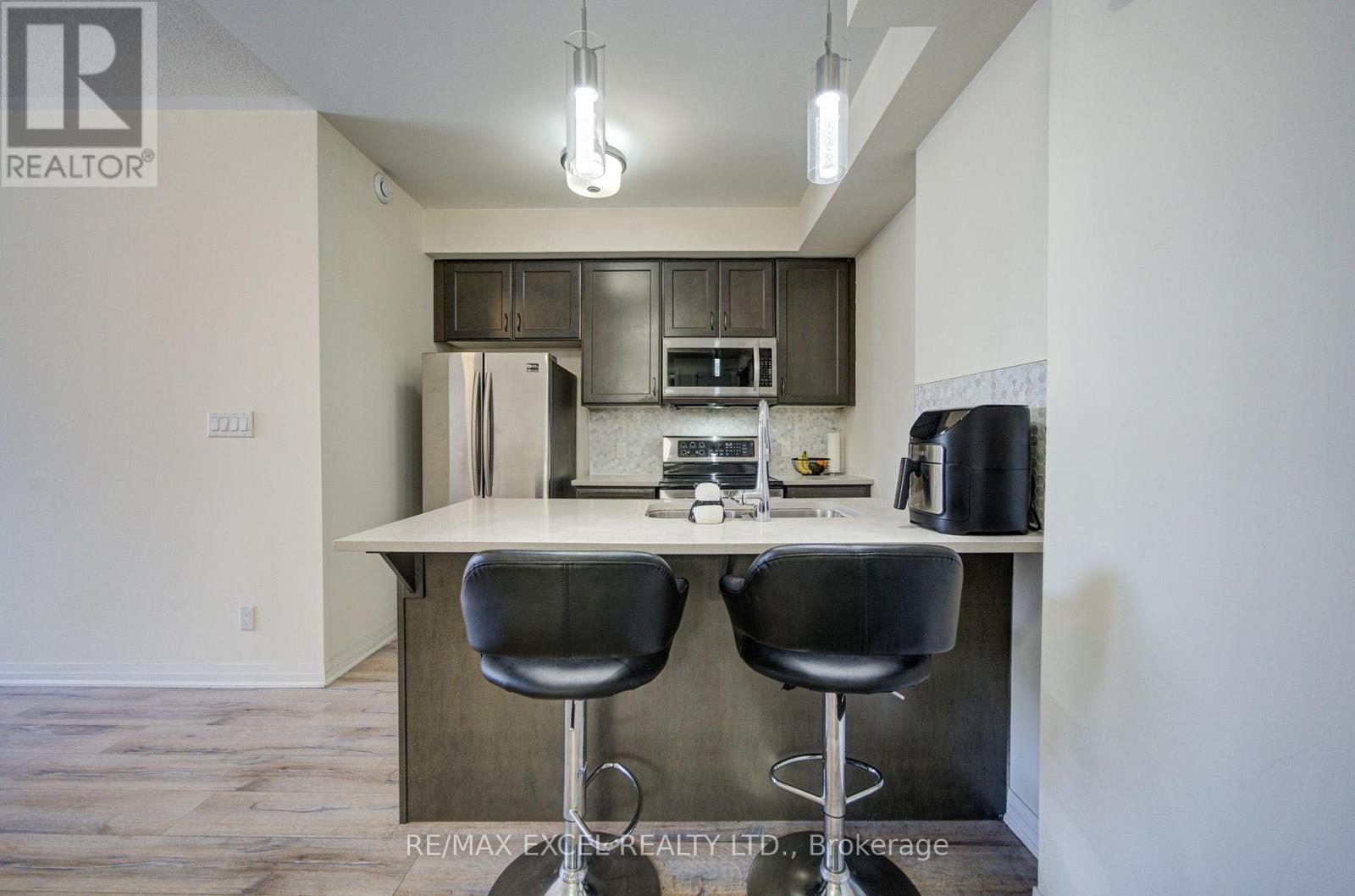 302 - 2 Adam Sellers Street, Markham, Ontario  L6B 1P2 - Photo 10 - N13699884