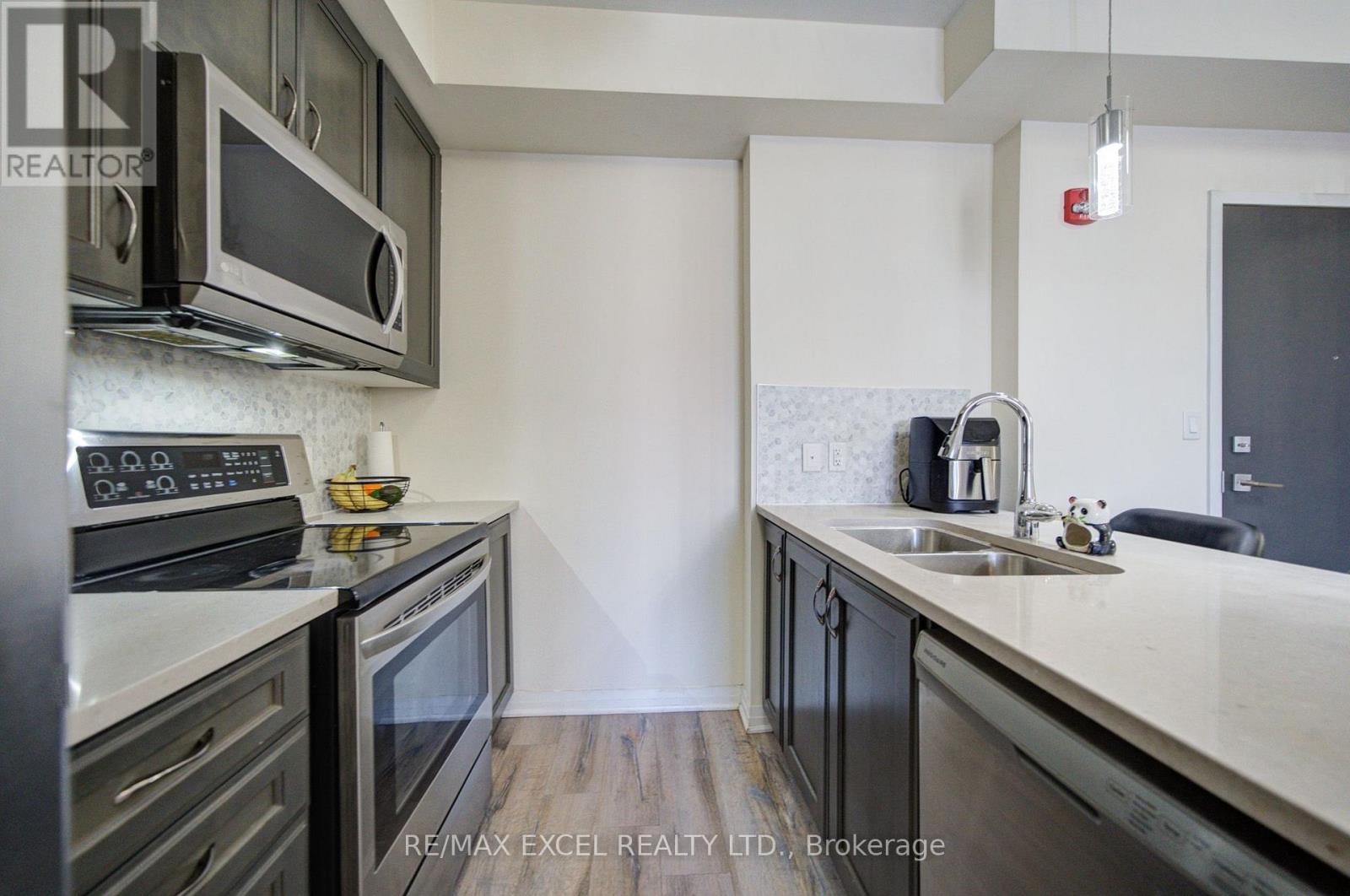 302 - 2 Adam Sellers Street, Markham, Ontario  L6B 1P2 - Photo 13 - N13699884