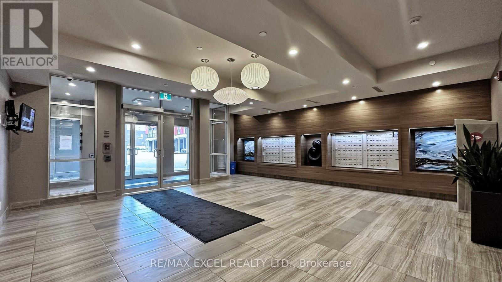 302 - 2 Adam Sellers Street, Markham, Ontario  L6B 1P2 - Photo 3 - N13699884