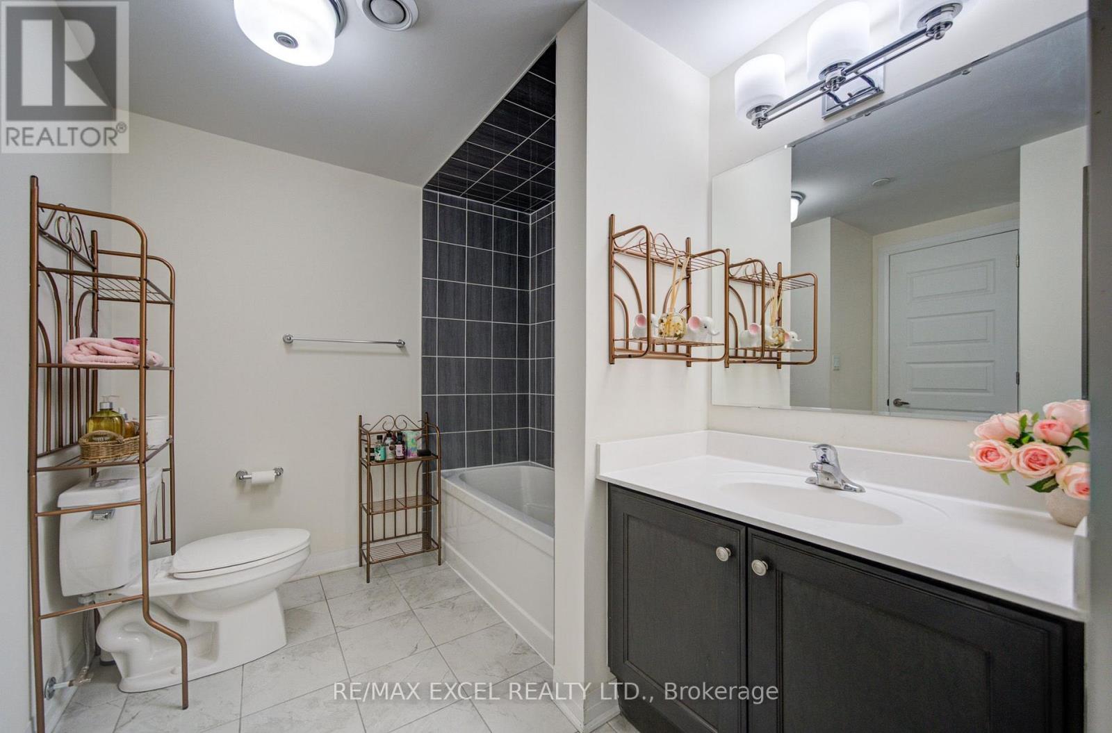 302 - 2 Adam Sellers Street, Markham, Ontario  L6B 1P2 - Photo 35 - N13699884