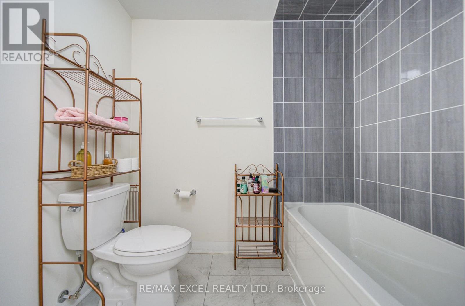 302 - 2 Adam Sellers Street, Markham, Ontario  L6B 1P2 - Photo 36 - N13699884